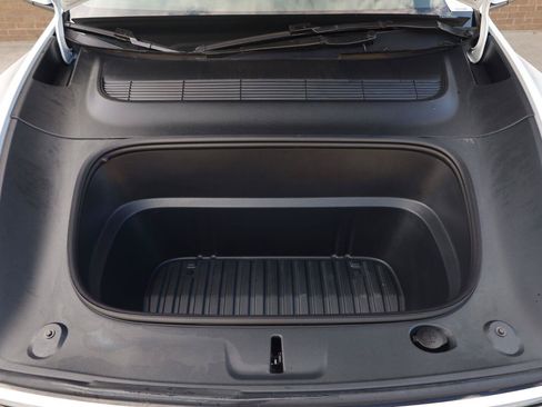 Used 2026 Tesla Model Y 2WD image 11
