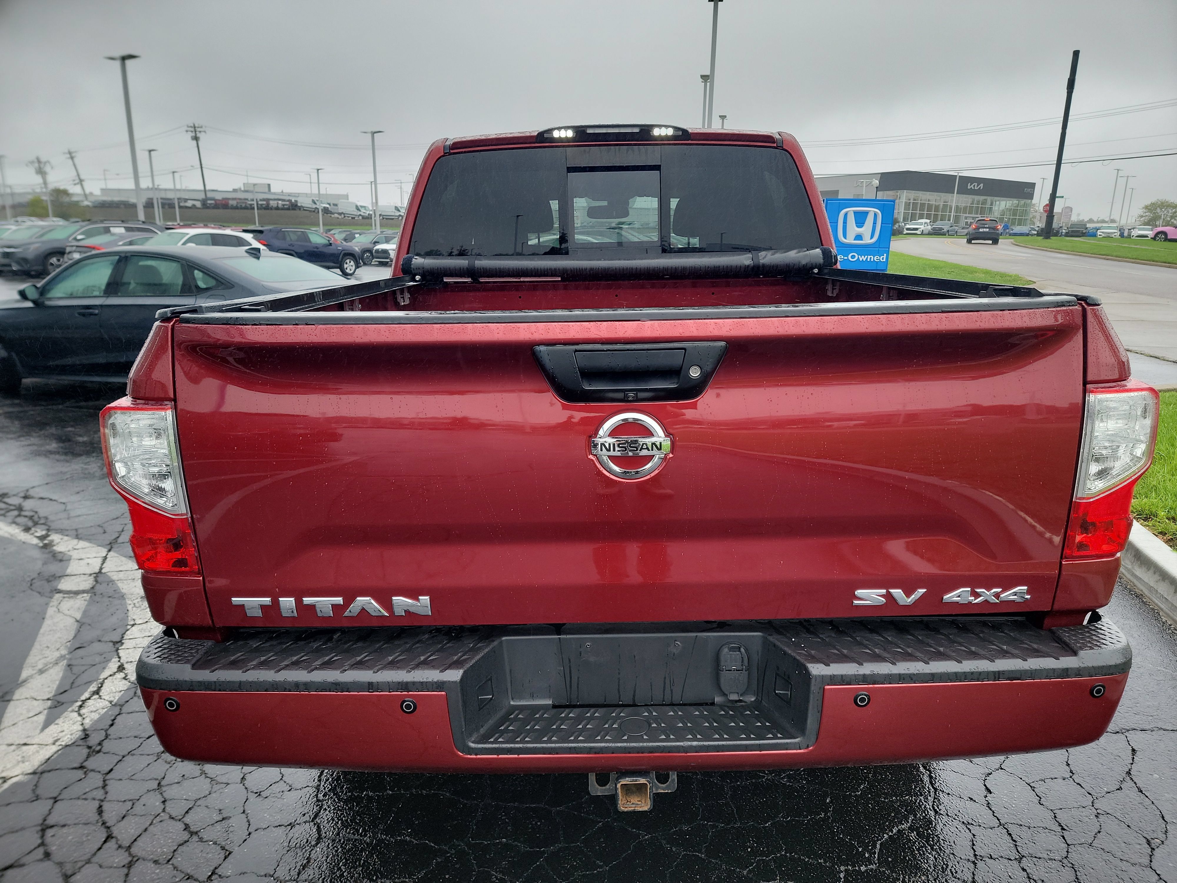 Used 2019 Nissan Titan SV w/ SV Convenience Package AWD/4WD image 8