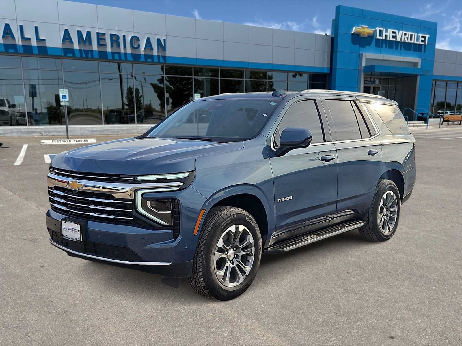 Used 2025 Chevrolet Tahoe LT RWD image 4