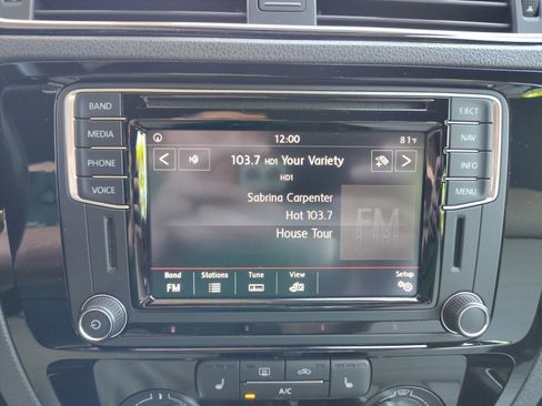 Used 2016 Volkswagen Jetta Sport FWD image 15
