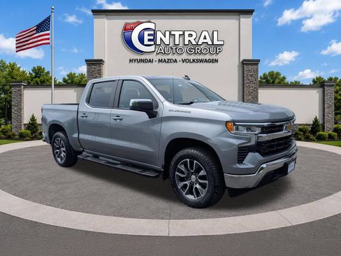 Used 2023 Chevrolet Silverado 1500 LT AWD/4WD image 1