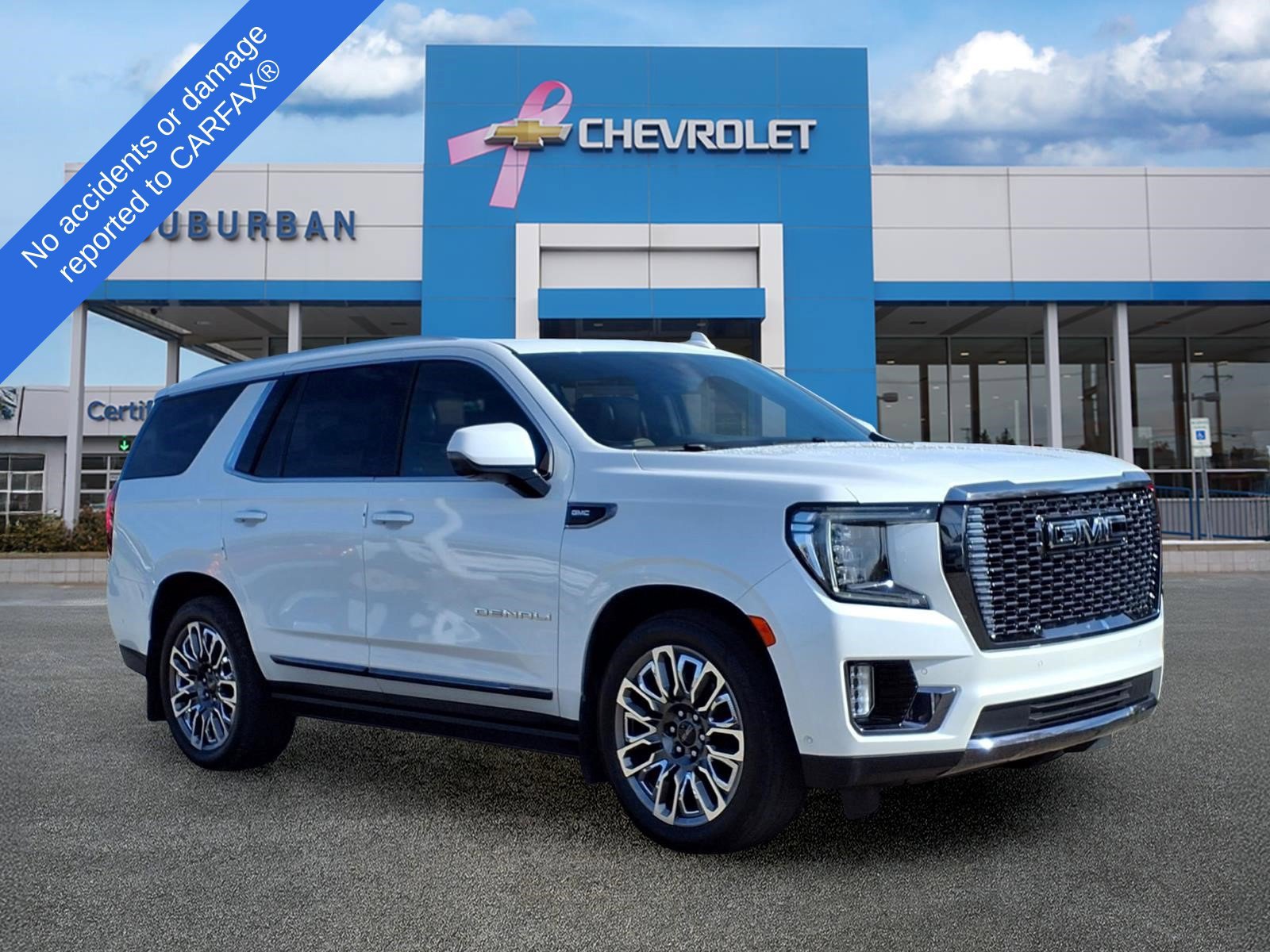 Used 2024 GMC Yukon Denali Ultimate AWD/4WD image 3