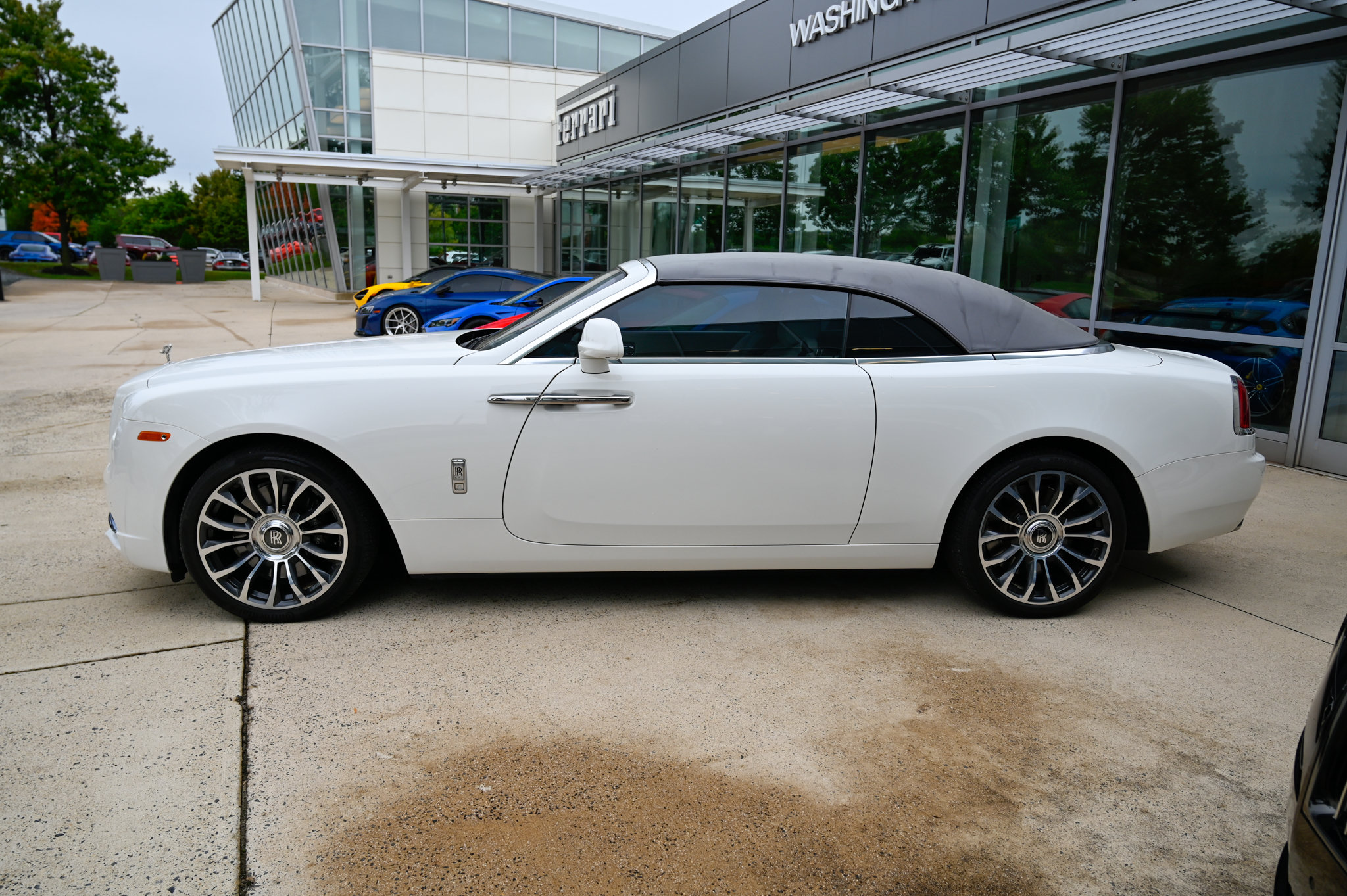 Used 2018 Rolls-Royce Dawn RWD image 8