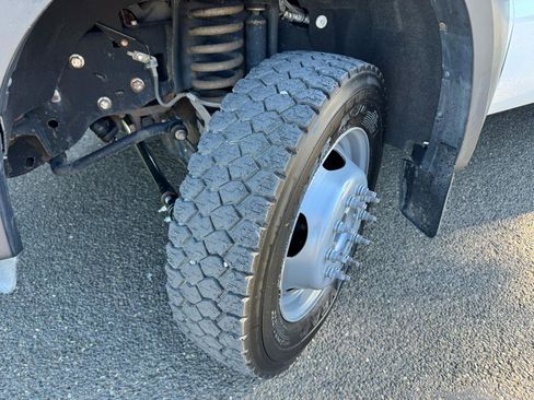 Used 2010 Ford F550 4x4 Crew Cab Super Duty image 27