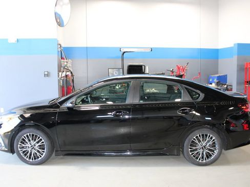 Used 2023 Kia Forte GT-Line FWD image 9