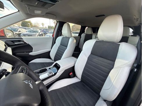 New 2026 Mitsubishi Outlander LE FWD image 17