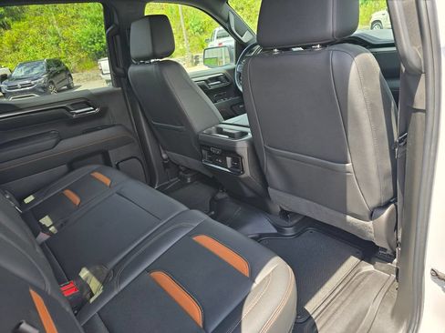 Certified 2024 GMC Sierra 1500 AT4 w/ Technology Package AWD/4WD image 34