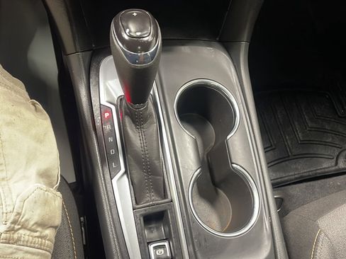 Used 2020 Chevrolet Equinox LT FWD image 12