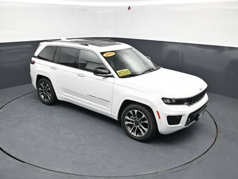Used 2022 Jeep Grand Cherokee Overland AWD/4WD image 46