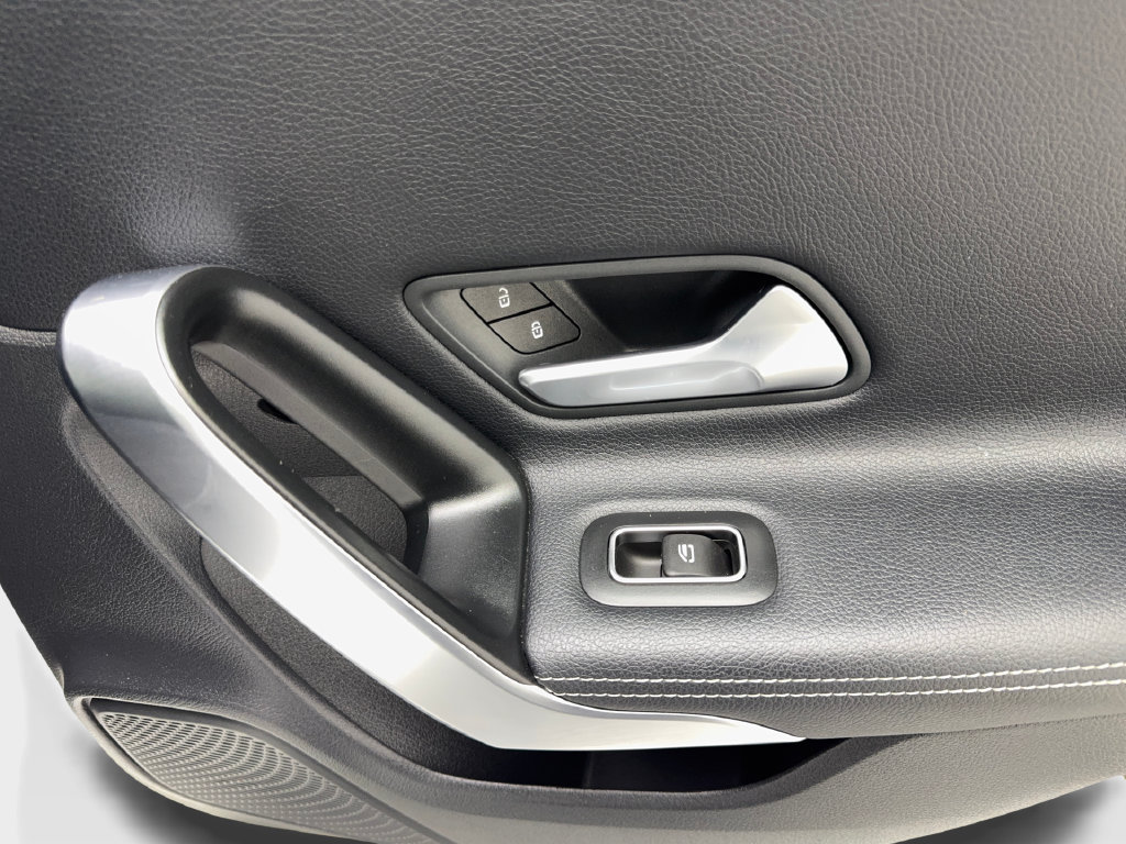 Used 2023 Mercedes-Benz CLA 250 image 42