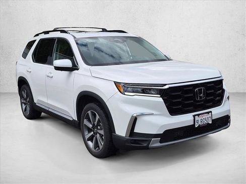 Used 2024 Honda Pilot Elite image 3