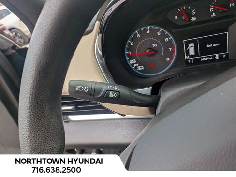 Used 2023 Chevrolet Traverse LS w/ Safety Package image 29