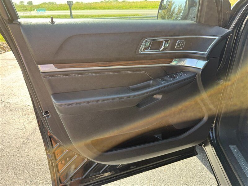 Used 2016 Ford Explorer Limited AWD/4WD image 29