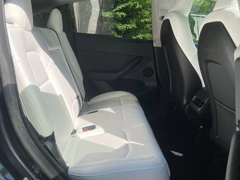 Used 2024 Tesla Model Y Long Range RWD image 18