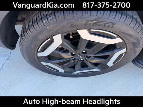 Used 2024 Kia Telluride EX w/ EX Captain's Chair Package FWD image 10