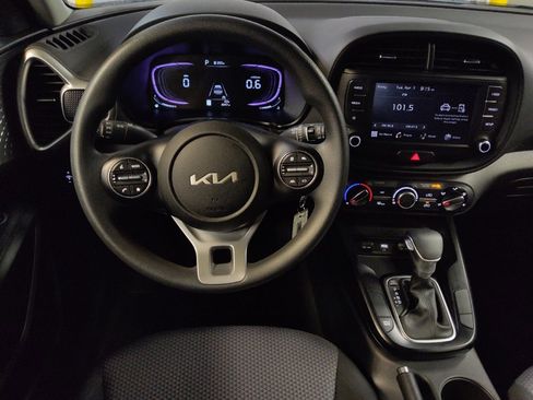 Used 2025 Kia Soul LX image 22