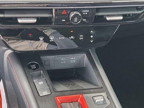 New 2025 Nissan Kicks SR w/ Illumination Package image 17