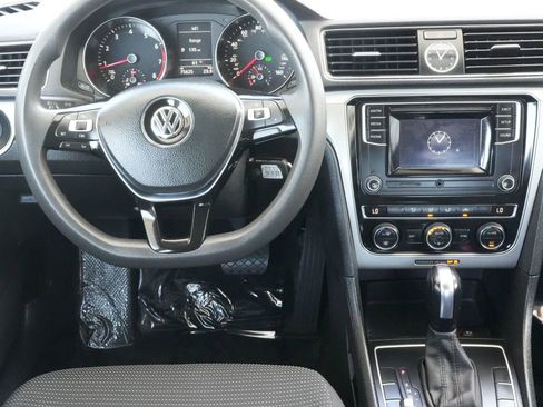 Used 2016 Volkswagen Passat 1.8T S image 5
