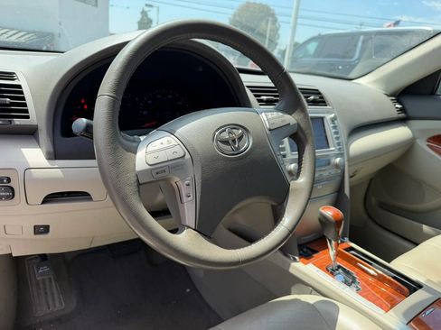 Used 2011 Toyota Camry XLE w/ SE/XLE Extra-Value Pkg FWD image 11