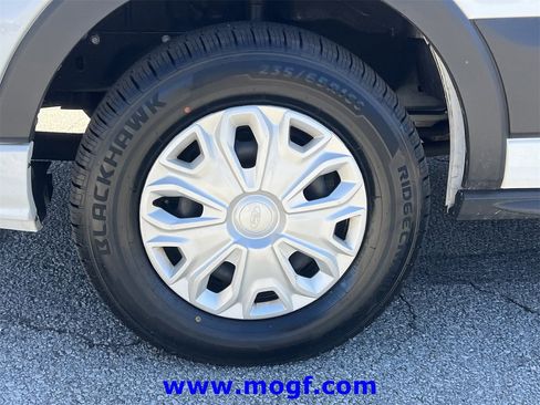 Used 2024 Ford Transit 350 XLT image 30