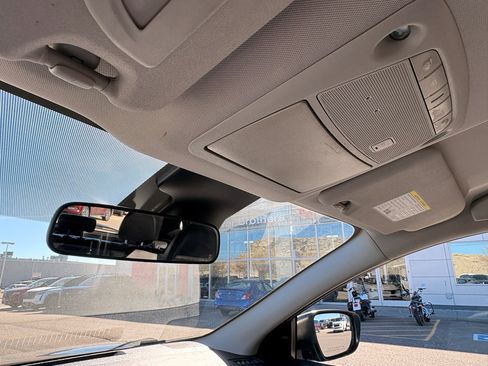 Used 2020 Nissan Rogue Sport SL image 29