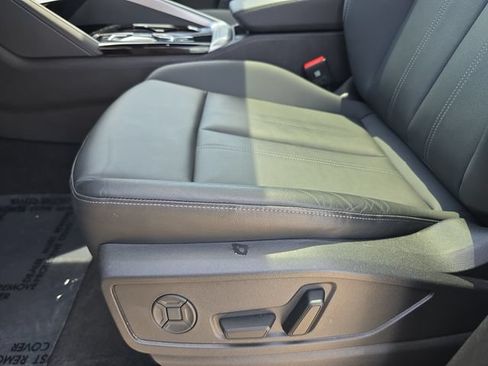 Used 2025 Audi Q5 Premium w/ Convenience Package AWD/4WD image 32