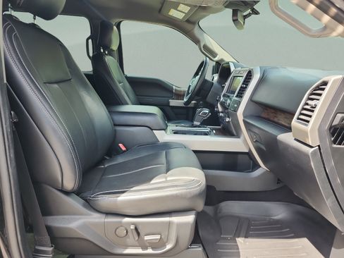 Used 2019 Ford F150 Lariat w/ Trailer Tow Package RWD image 21