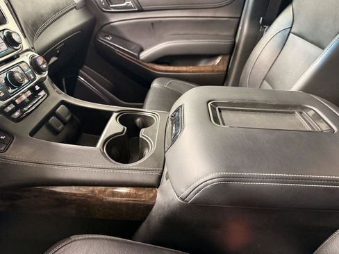 Used 2020 Chevrolet Suburban LT AWD/4WD image 24