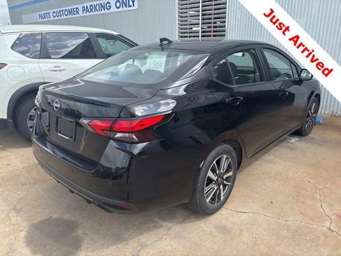 Used 2025 Nissan Versa SV FWD image 9