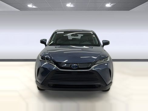 Used 2023 Toyota Venza LE image 5