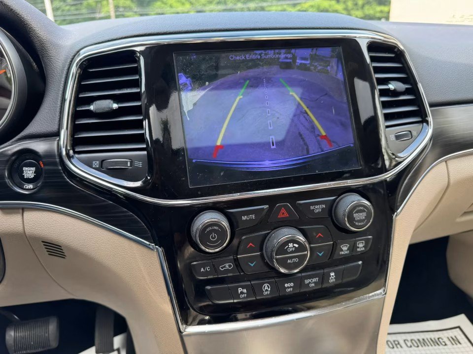 Used 2019 Jeep Grand Cherokee Limited AWD/4WD image 28