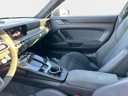 Used 2025 Porsche 911 Carrera GTS image 18