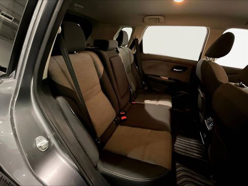 Used 2022 Nissan Rogue SV image 25