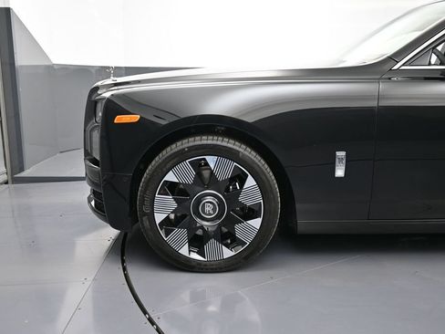 New 2027 Rolls-Royce Phantom Extended Wheelbase RWD image 12