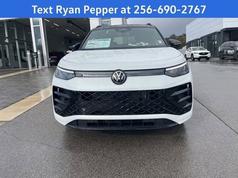 New 2026 Volkswagen Tiguan SE R-Line image 2