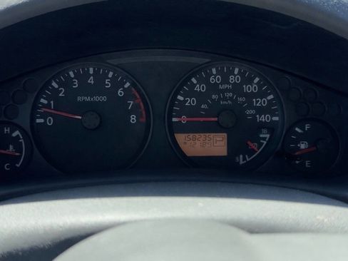 Used 2010 Nissan Frontier SE image 12