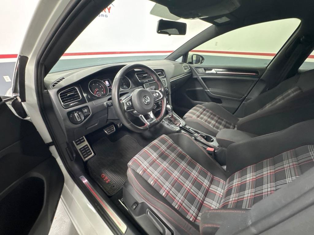 Used 2017 Volkswagen GTI S FWD image 9