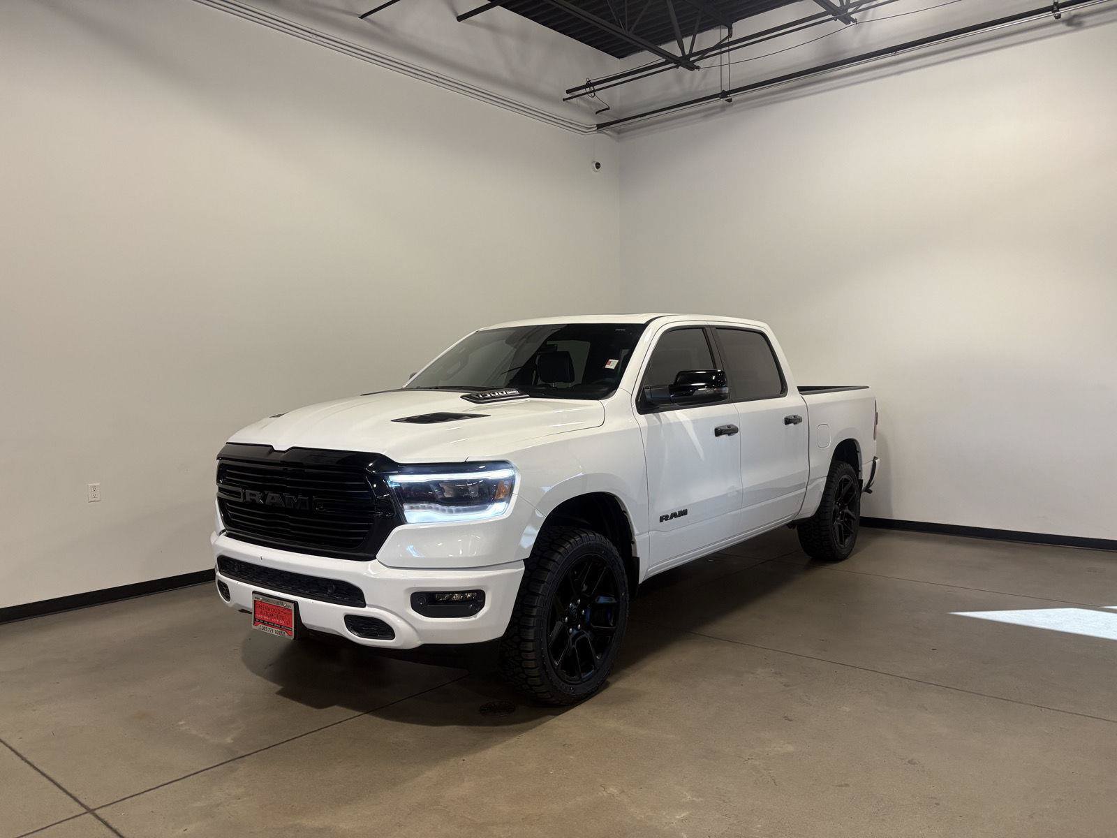 Used 2024 RAM 1500 Laramie AWD/4WD image 8