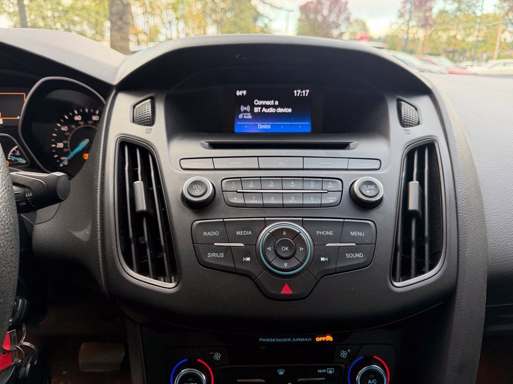 Used 2017 Ford Focus SE FWD image 19