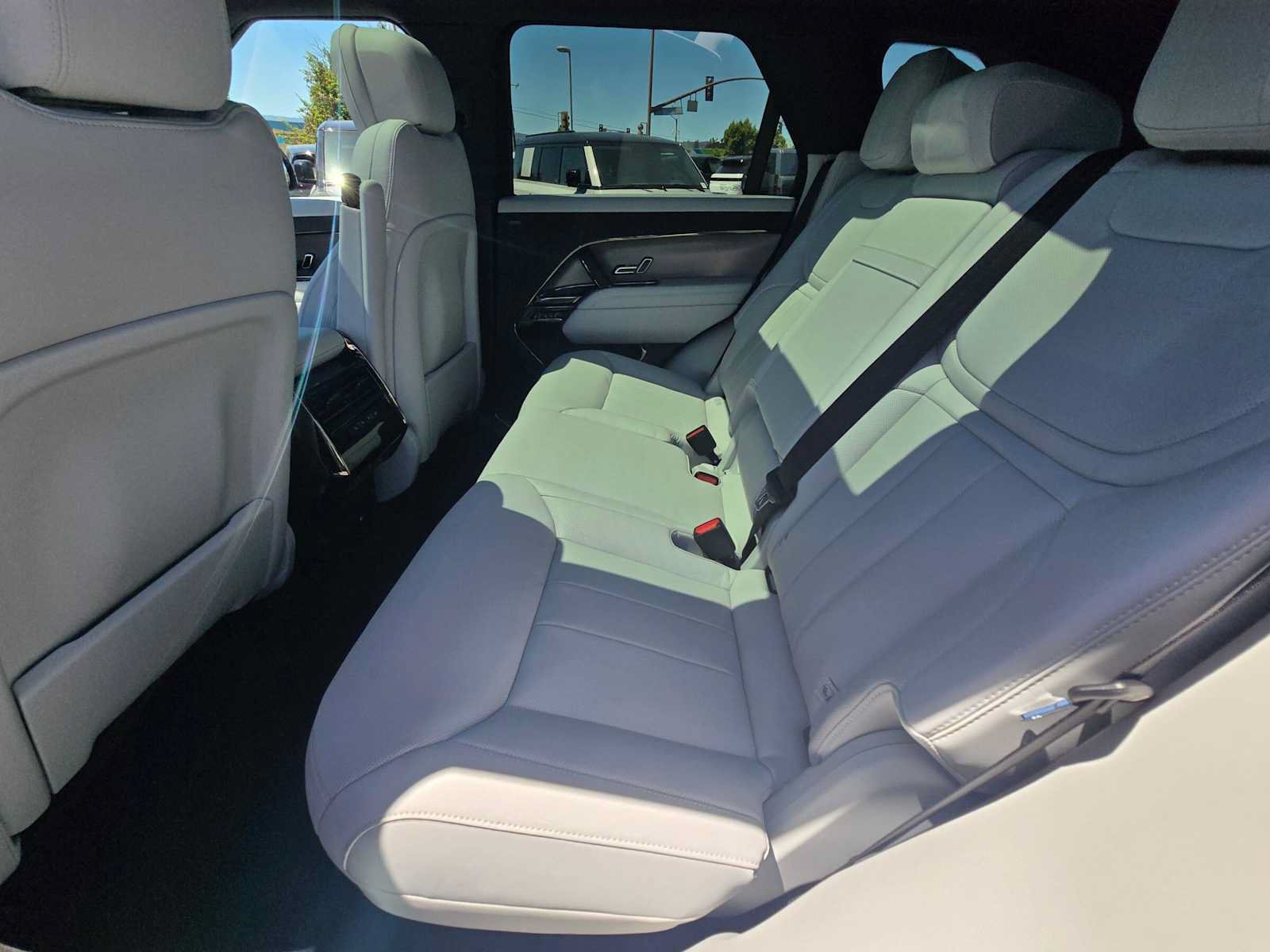 New 2026 Land Rover Range Rover Sport SE AWD/4WD image 17