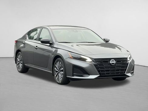 New 2026 Nissan Altima 2.5 SV FWD image 1