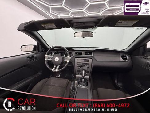 Used 2013 Ford Mustang Convertible image 18
