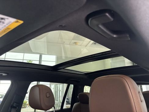 Used 2025 Mercedes-Benz GLS 450 4MATIC image 12