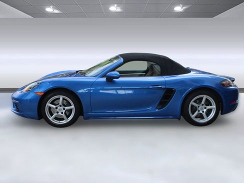 Used 2018 Porsche 718 Boxster image 2
