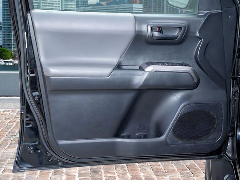 Used 2023 Toyota Tacoma SR5 RWD image 10