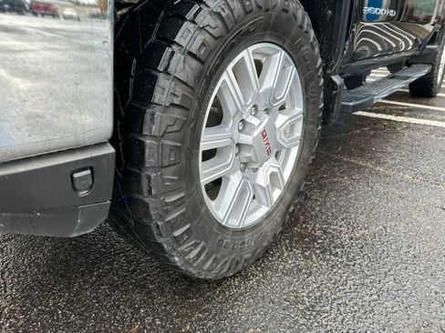 Used 2022 GMC Sierra 2500 SLE w/ SLE Convenience Package image 9