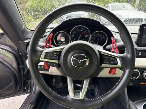 Used 2021 MAZDA MX-5 Miata RF Grand Touring RWD image 32