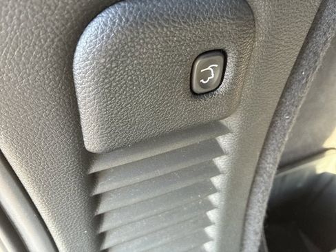 Used 2019 Dodge Durango SXT image 16