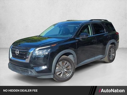 Used 2024 Nissan Pathfinder SV FWD image 1