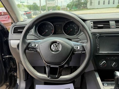 Used 2015 Volkswagen Jetta SE image 13